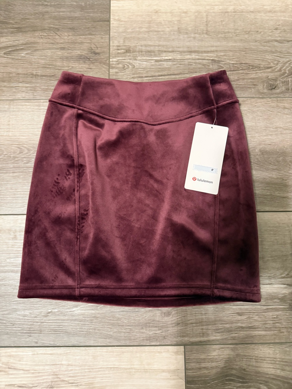 Lululemon Burgundy Velvet-Look Skirt - Scuba Mini - Picture 4 of 8